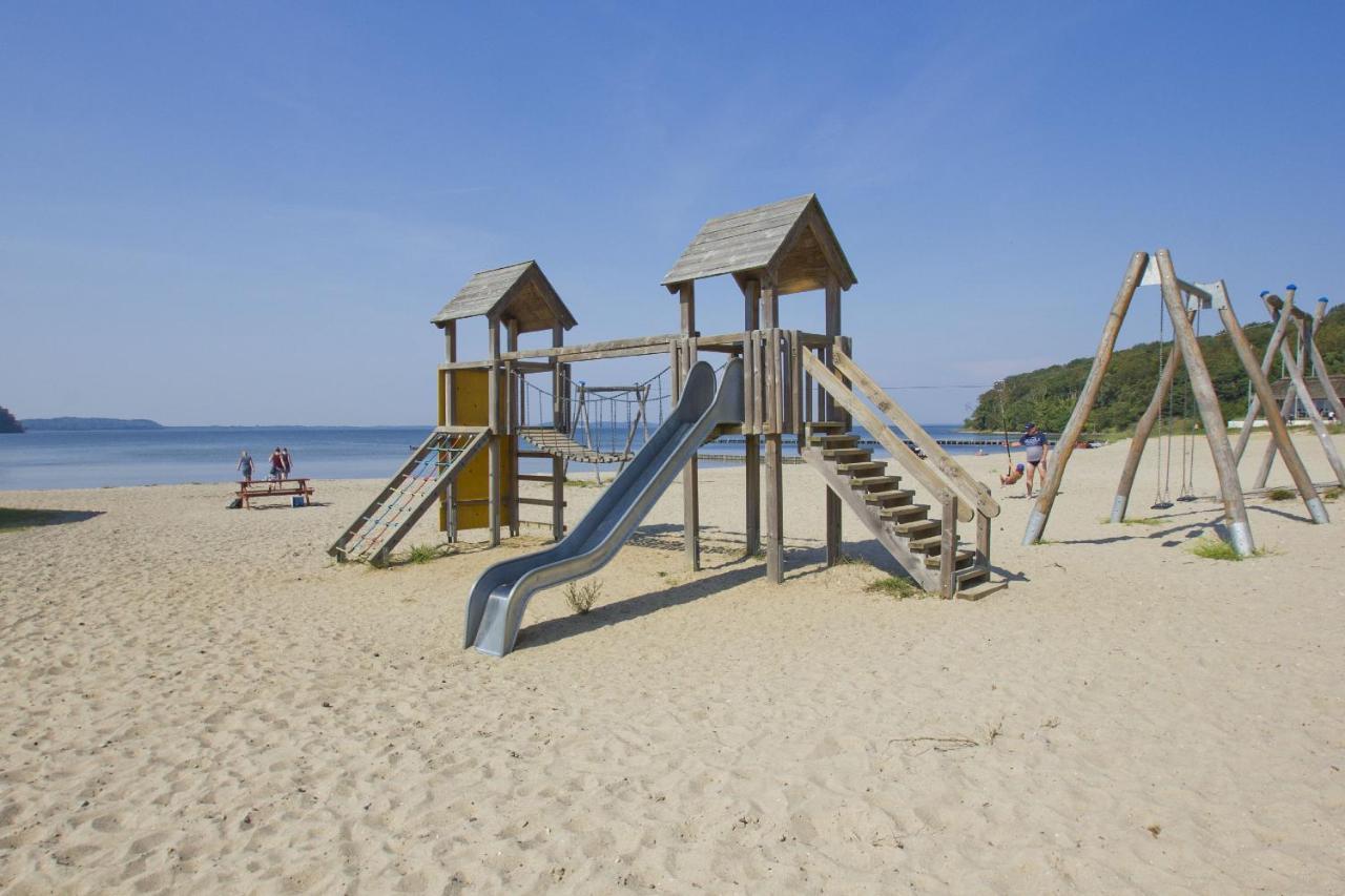 Ferienresidenz Zwei Bodden Fewo2-8 - Balkon, Sauna, Kamin Lietzow Екстериор снимка